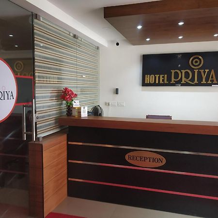 Hotel Priya Chengannur エクステリア 写真