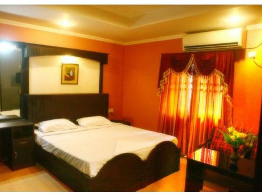 Hotel Priya Chengannur 部屋 写真