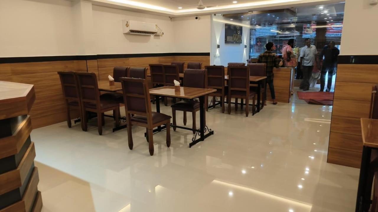 Hotel Priya Chengannur エクステリア 写真